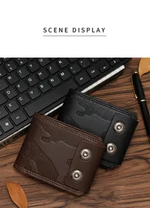 Szenenanzeige von Herren Bifold Lederbrieftaschen mit Magnetverschlüssen auf Holztisch