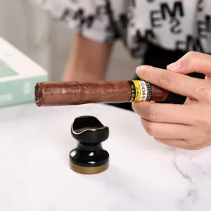 Portable Creative Ceramic Cigar Holder Mini Single Cigar Stand Rack Minimalist European Style Cigar Resting Holder For Home Office Decor Gift