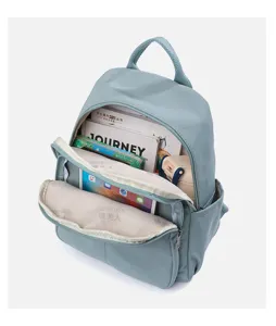 Kompakter, leichter Oxford-Stoff-Rucksack für Damen, Pendel- und Reisedetailansicht.