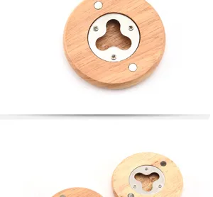 Detailansicht eines runden Flaschenöffners aus Holz mit Kleeblatteinsatz aus Edelstahl