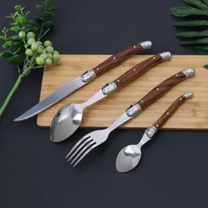 4-teiliges Besteckset aus Edelstahl mit Holzmaserung für Steakabende