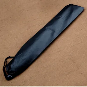 Schwarze Kordelzug-Aufbewahrungstasche für Edelstahl Grillspieße und Werkzeuge.