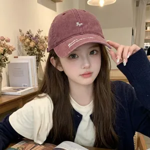 Casquette de baseball en coton lavé vintage avec broderie élégante pour le quotidien.