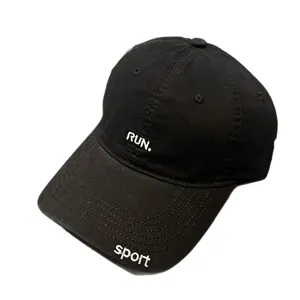 Classico cappellino da baseball in cotone lavato nero con ricamo RUN per l'estate
