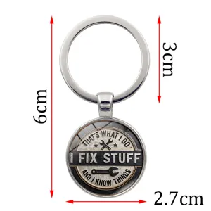 Llavero de metal de estilo industrial retro con texto I FIX STUFF y dimensiones