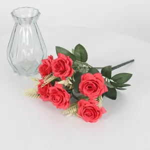 Bouquet di rose rosse artificiali a 6 teste per decorazione tavola da salotto fiori finti decorativi