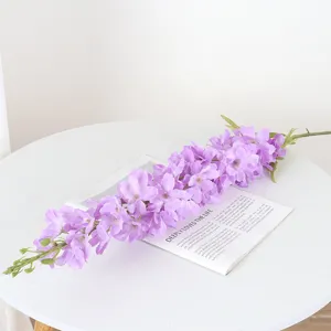 Fausse branche de fleur de delphinium jacinthe violette pour déco de mariage détail