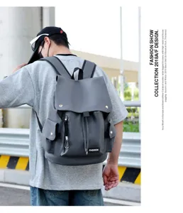 Minimalistischer grauer Rucksack mit grossem Fassungsvermögen für Herren und Studenten.