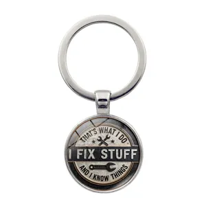 Llavero de metal 'I FIX STUFF' estilo industrial retro para mecánicos y manitas