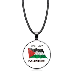 Halskette mit Glas-Cabochon-Anhänger, Palästina-Flagge und We Love Palestine Aufdruck auf Kordel