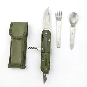 Set posate da campeggio multifunzione in acciaio inox con coltellino, forchetta e cucchiaio.