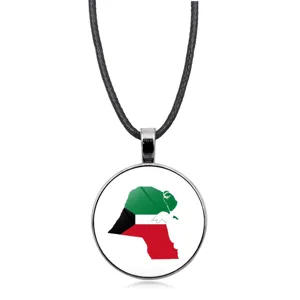 Minimalistische Kuwait Flagge Karte Zeit Edelstein Anhänger Halskette mit schwarzem Band