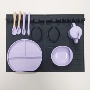 Hitzebeständige Silikonmatten für Grill oder Haushalt mit Baby-Silikongeschirr in Lavendel