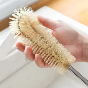 Lange Flaschenbürste mit flexiblen Borsten zur gründlichen Reinigung von Tassen und Flaschen