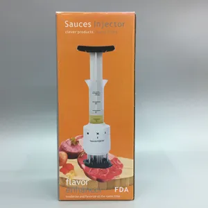 Strumento iniettore per carne tenera con dispenser di salsa per cucina barbecue e bistecca.