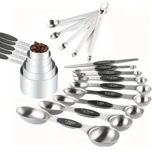 Edelstahl Messbecher und Messlöffel Set mit Silikongriffen zum Backen und Kochen.