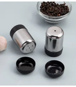 Vue détaillée de la salière poivrière en acier inoxydable, pot à épices pour barbecue.