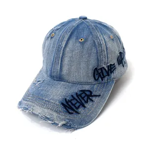 Berretto da baseball in denim lavato e logoro con lettere ricamate, elegante cappello.