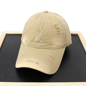 Casual distressed L embroidery baseball cap, unisex sun hat for spring and summer.