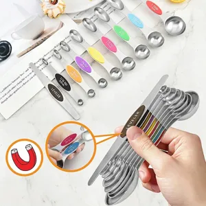 Set di 9 cucchiai misuratori magnetici in acciaio inox per la cucina