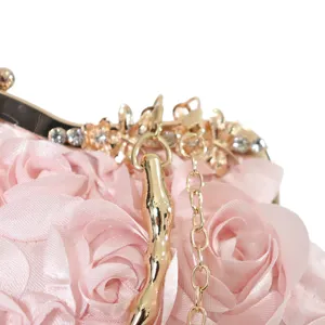 Elegante rosa 3D-Blumen-Bankett-Clutch Tasche mit goldener Kette und Metallgriff