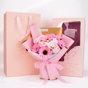 Elegante set de regalo de flores de jabón con girasoles rosas y rosas en caja rosa