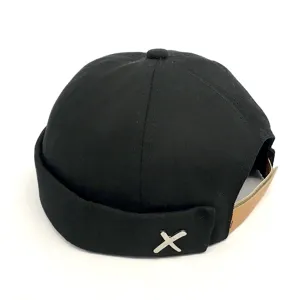 Black brimless dockerman cap for men and women, classic melon cap hip-hop street style hat.