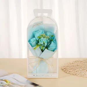 Elegante bouquet di rose di sapone blu in scatola regalo trasparente per San Valentino