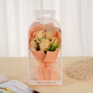 Confezione regalo bouquet di rose di sapone con fiori artificiali color pesca e nastro