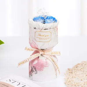 Bonito mini ramo de flores de rosas azules de jabón artificial regalo de san valentín.