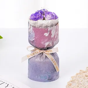 Mini ramo de rosas de jabón morado detalle, regalo romántico perfecto para el Día de San Valentín.