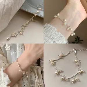 Pulsera de Perlas Artificiales Minimalista Francesa para Mujer Elegante Pulsera de Cadena de Perlas con Colgante Color Plata Hecha a Mano Joyería Diaria