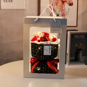Bouquet Fatto a Mano Fiori di Sapone Rosa Garofano Con Gipsofila Secca In Confezione Regalo Tweed Luce LED Cartolina