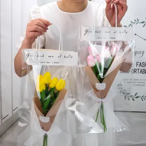 Bouquet de tulipes artificielles dans un sac cadeau transparent pour la décoration