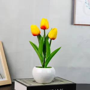 Planta en maceta con luz nocturna de tulipán artificial, lámpara de escritorio LED decorativa.