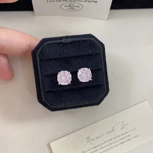 Orecchini a lobo in zircone rosa con taglio a rosa in elegante scatola di velluto nero