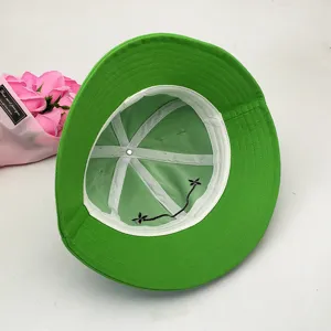 Cute green frog bucket hat for women, funny cartoon embroidery summer sun protection hat.