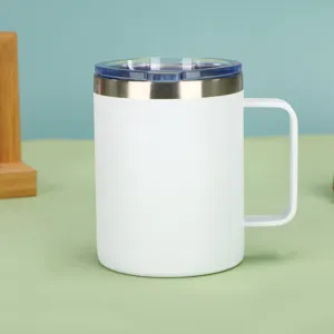 Vista dettagliata di una tazza termica in acciaio inossidabile bianco da 14oz con manico