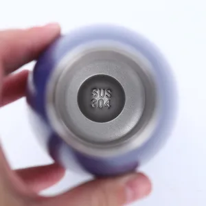 Edelstahl Becher Unterseite Detailansicht, 40oz Kapazität, robustes doppelwandiges Design.