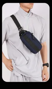 Borsa da petto funzionale uomo borsa a tracolla tattica blu scuro stile sportivo