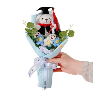 Afstudeer pluche beer boeket met handgemaakte gehaakte bloemen