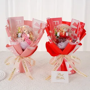 Seifenrosen-Bouquets in Acrylkugeln mit LED-Licht und Teddybären als Geschenkidee