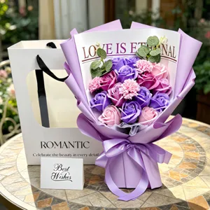 Bouquet di rose in sapone artificiale con sacchetto regalo, romantico regalo per San Valentino.