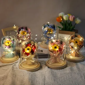 Glazen koepel kunstmatige roos zonnebloem bloem lamp met lichtjes voor romantisch cadeau.