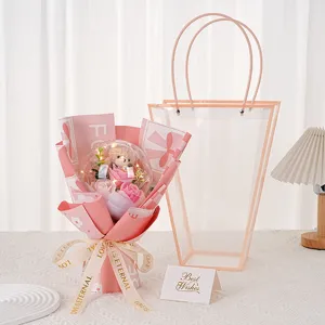 Romantischer Seifenrosenstrauß mit Teddybär in Acrylkugel und klarer Geschenktüte