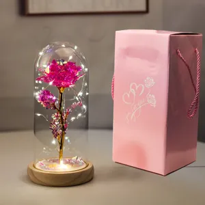 Rosa d'oro artificiale in cupola di vetro con luci LED e scatola regalo
