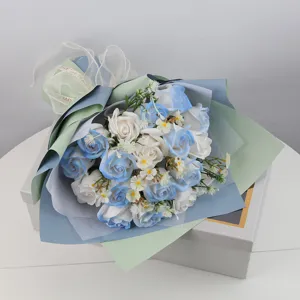 Ramo de rosas de jabón azul y blanco con caja de regalo para San Valentín