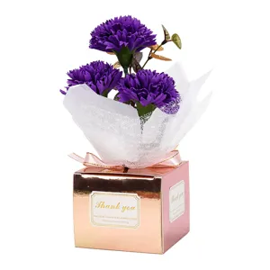 Bouquet de fleurs de savon œillet artificiel en boîte cadeau or rose pour la fête des mères.