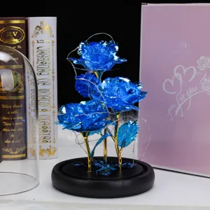 Rosas de galaxia azul con luces LED y caja de regalo rosa para el día de San Valentín