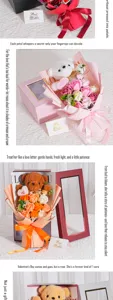 Vue détaillée du bouquet de fleurs de roses en savon avec ours en peluche dans une élégante boîte.